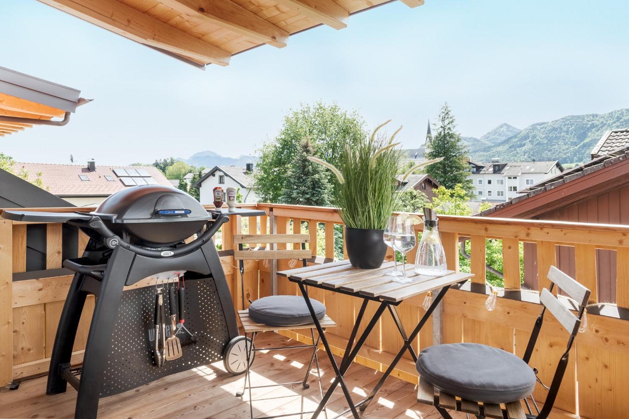 Fenjoy: Ferienapartment Mit Bergblick / Balkon / Bbq Bernau am Chiemsee Exterior foto