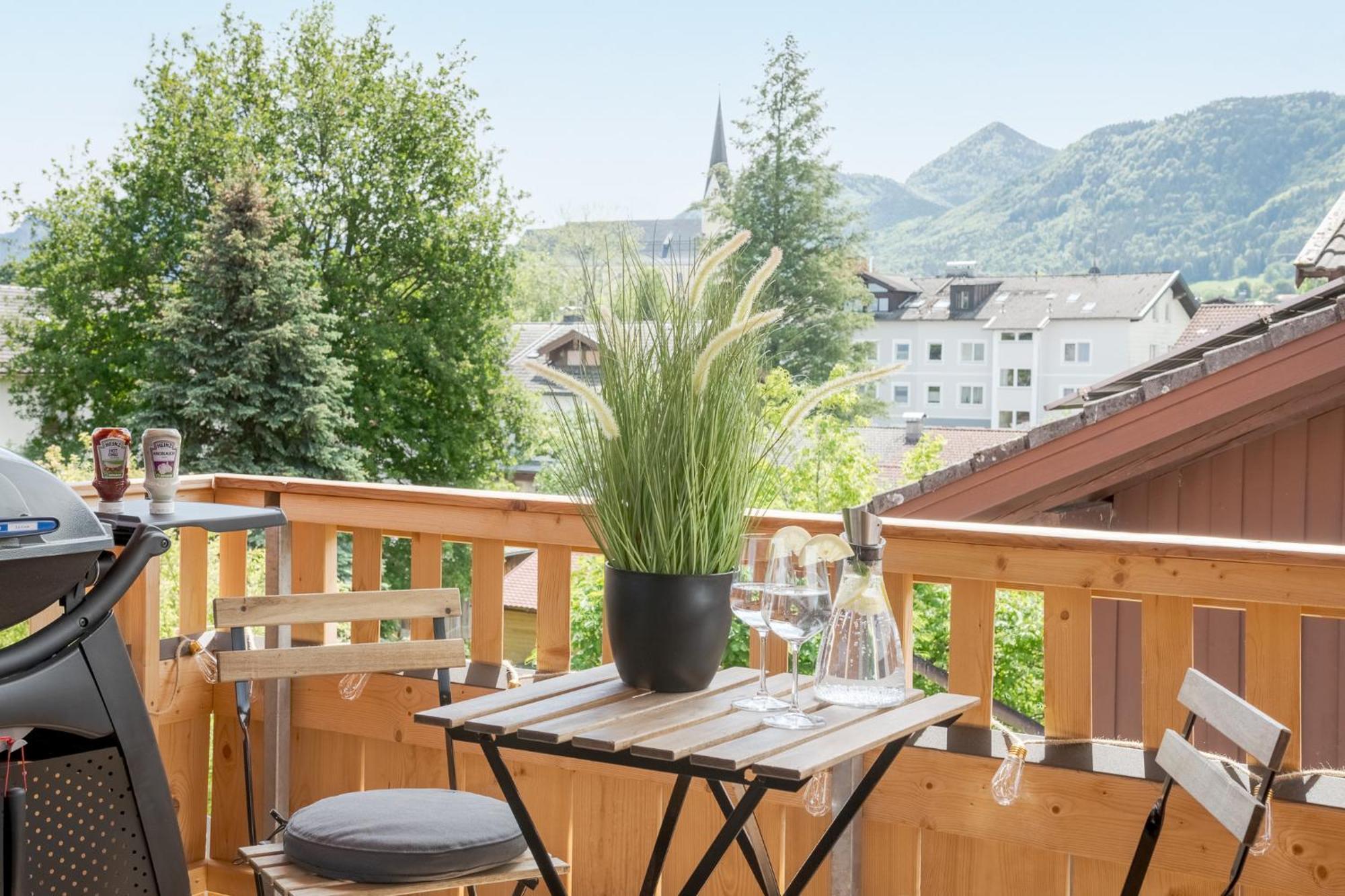 Fenjoy: Ferienapartment Mit Bergblick / Balkon / Bbq Bernau am Chiemsee Exterior foto